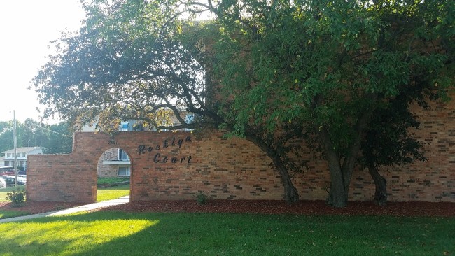 Rocklyn Court Apartments - Iowa Urban Rock