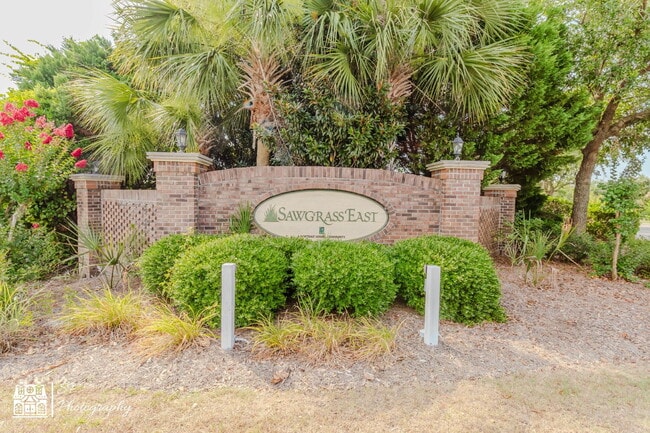Building Photo - End Unit Townhome in Carolina Forest