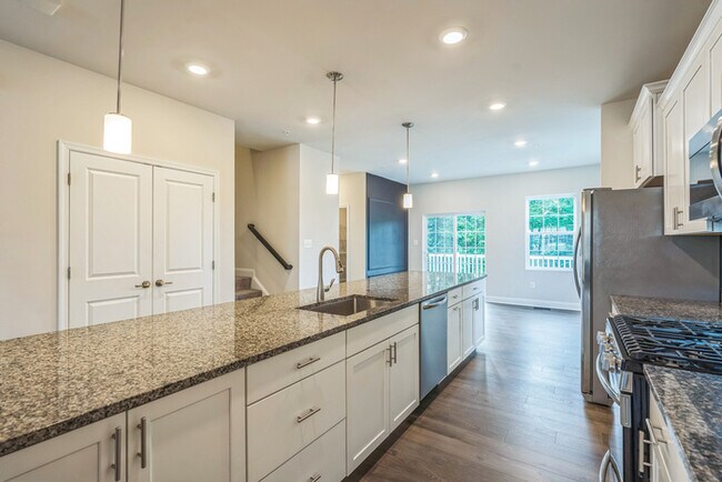 Building Photo - 23853 Myrtle Glen Way