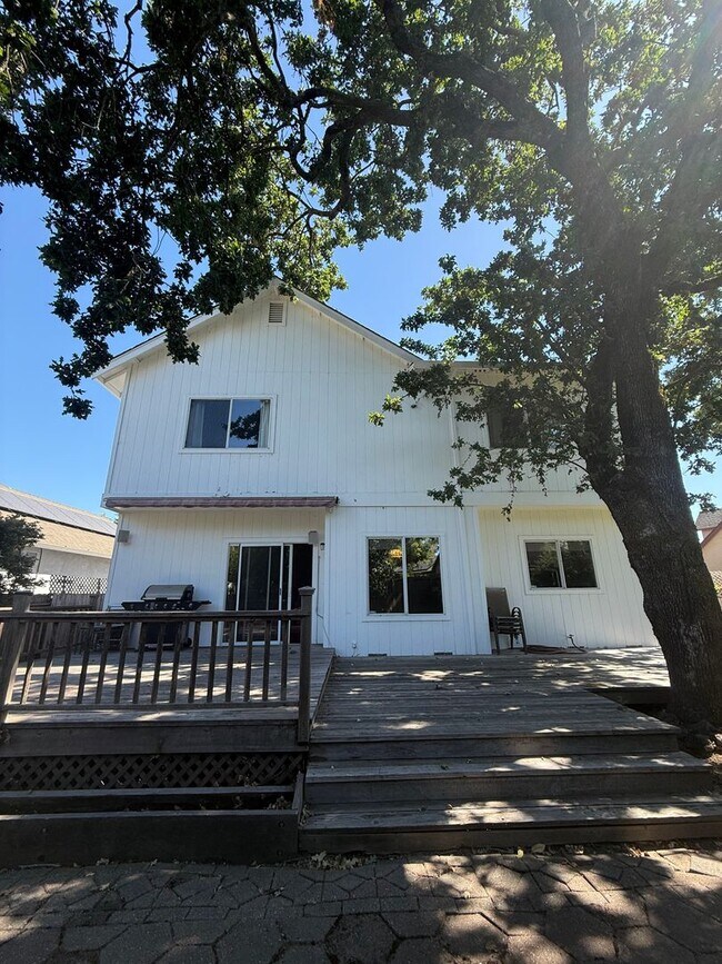 Building Photo - Beautiful 3-Bedroom, 2.5-Bath Home in Wind...