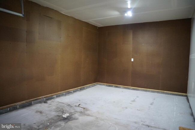 Building Photo - 104 Basin Dr