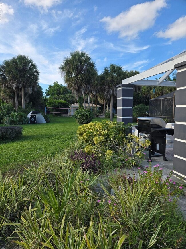 Building Photo - 12231 Areaca Dr