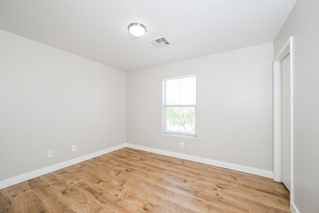 Building Photo - 44 Beach Haven Ave