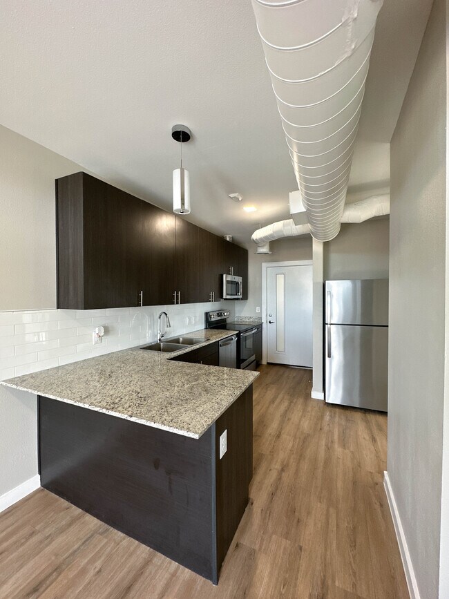 Building Photo - Pods @ Hickory - A2