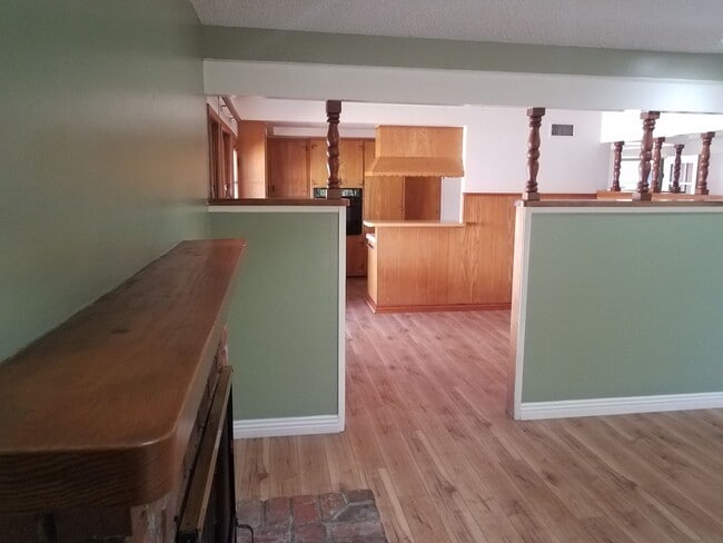 Building Photo - 4 Bedroom Mid-Century Classic Fullerton Ho...