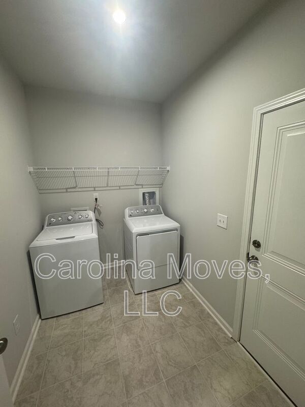 Building Photo - 409 Mariene Dr