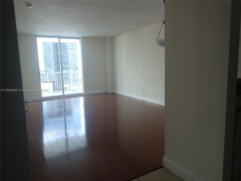 Building Photo - 1250 S Miami Ave