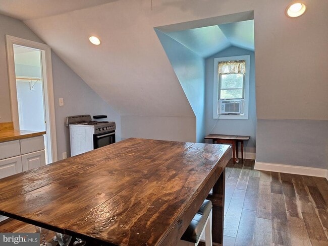Building Photo - 9078 Knoll Run Ln