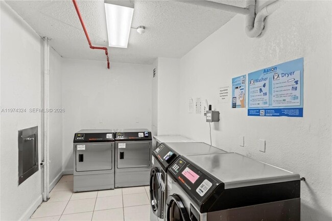 Building Photo - 3001 S Ocean Dr