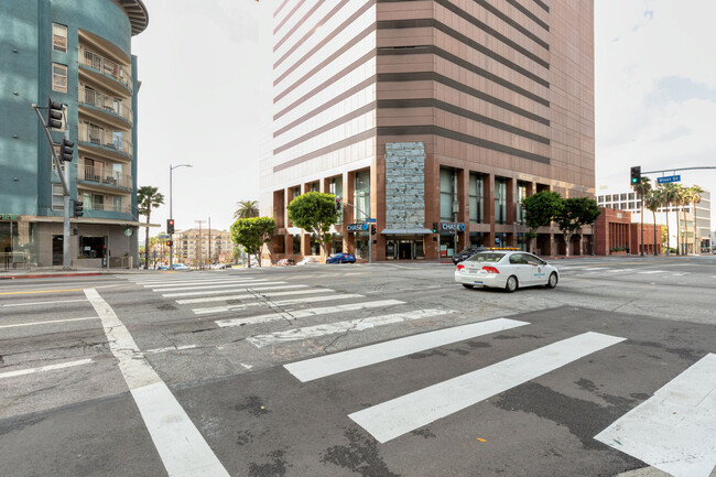 Building Photo - 1050 Wilshire Blvd