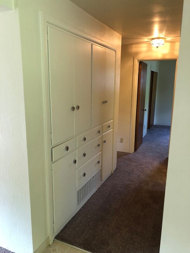 Building Photo - Charming 2 or 3 bedroom, 1 bath home in Great Location!