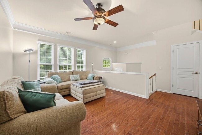 Building Photo - Extremely well-maintained 3-bedroom, 3.5 bath townhome in Baxter Village!