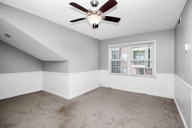 Building Photo - Charming 3BD/2BA Duplex in Dilworth!