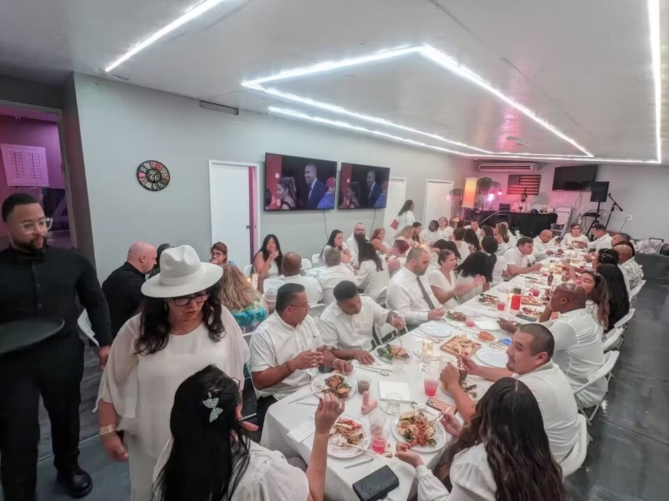 Event Dining 55 people - 3160 Belcastro St