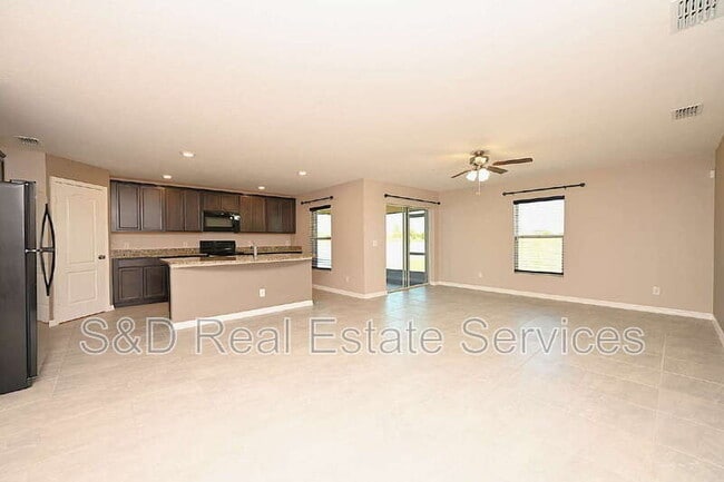 Building Photo - 1563 Swan Lake Cir