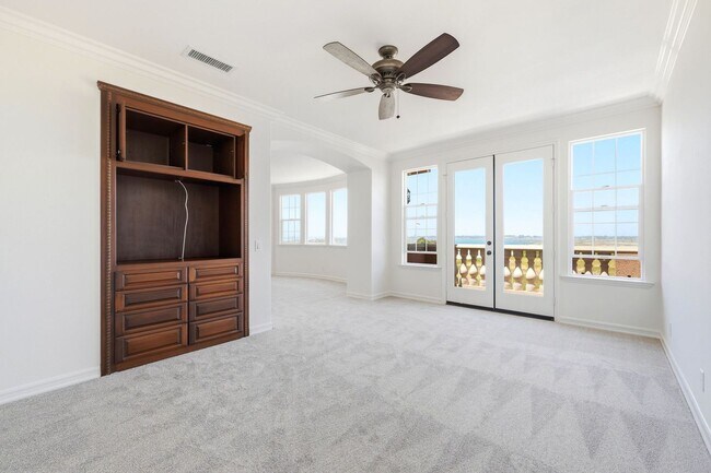 Building Photo - Luxury Coastal Living in Guard-Gated Ocean Colony