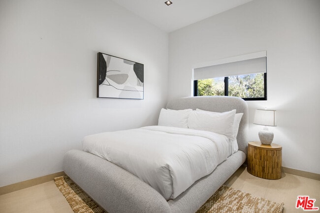 Building Photo - 1754 Lechusa Rd