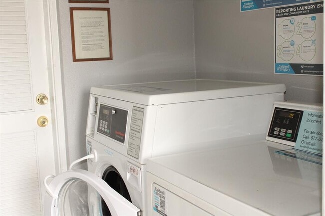 Building Photo - 4240 Ironwood Cir