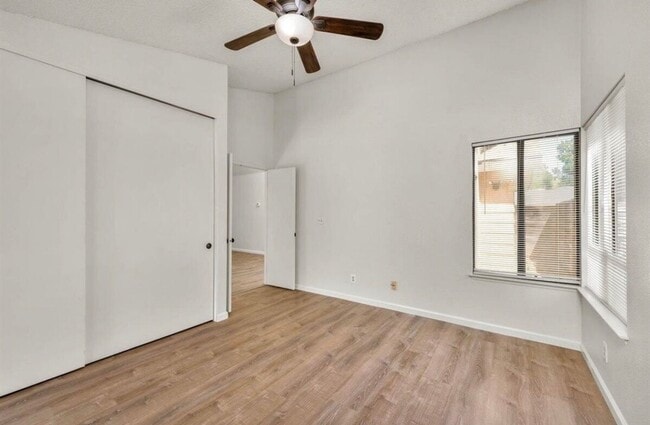 Building Photo - Cozy Home for rent in Visalia