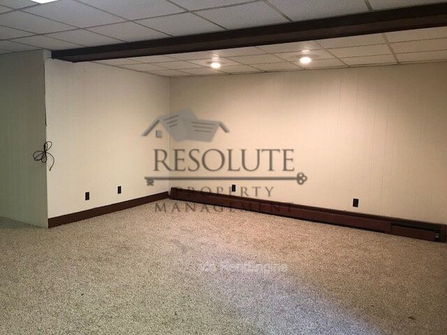 Building Photo - 6612 Pleasant Pines Dr