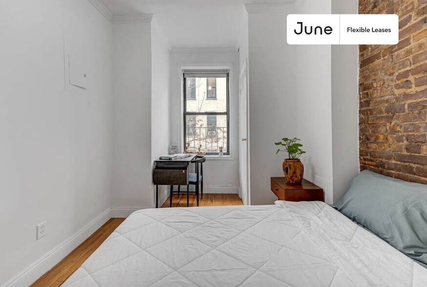 Building Photo - Enchanting ROOM at The Lexington House