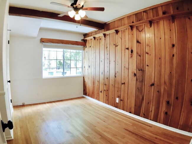Building Photo - Prime Pocket of Studio City Across from St...