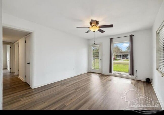 Building Photo - 5519 Mayfair Dr