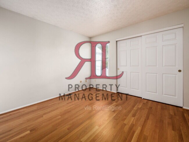 Building Photo - 362 W 4th Ave