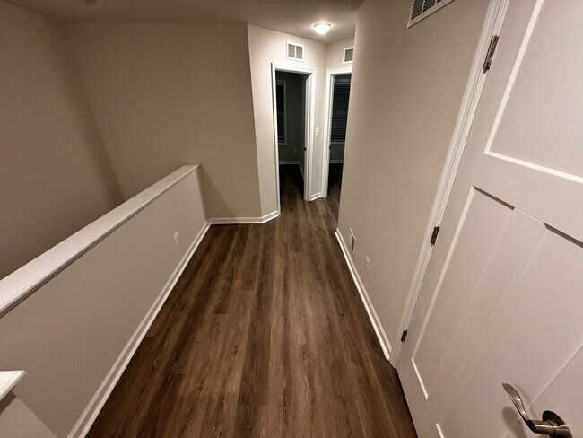 Building Photo - 521 Caddy Aly