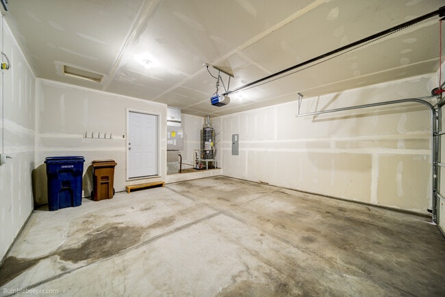 Building Photo - 1923 N Nelson St