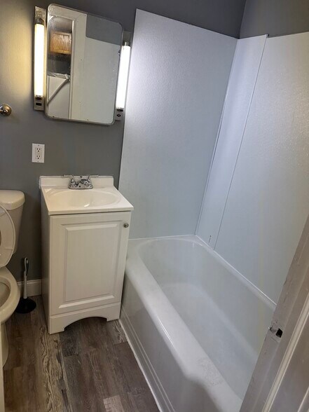 Building Photo - 228 Shafer Ave