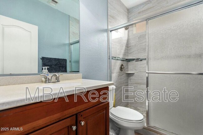 Building Photo - 42511 W Cheyenne Dr