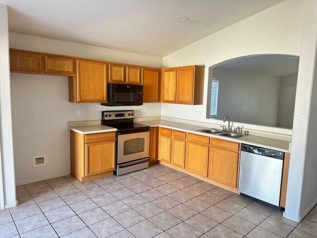 Building Photo - Home is located in Parkwood Ranch