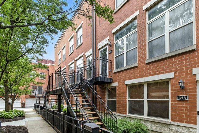 Building Photo - 346 E 25th Pl