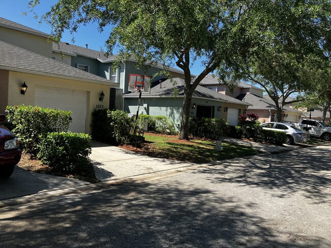 Building Photo - 1523 Par Ct