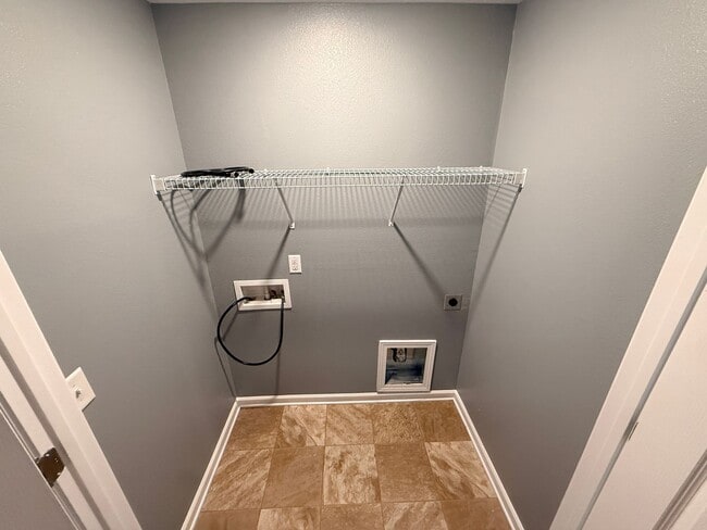 Building Photo - Beautiful Townhome in Charlotte, minutes from the airport