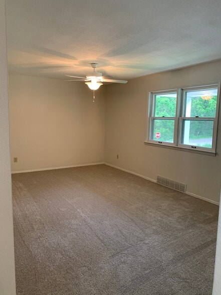 Living Room - 1202 Wayne St