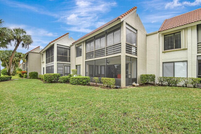 Building Photo - 5519 Fairway Park Dr