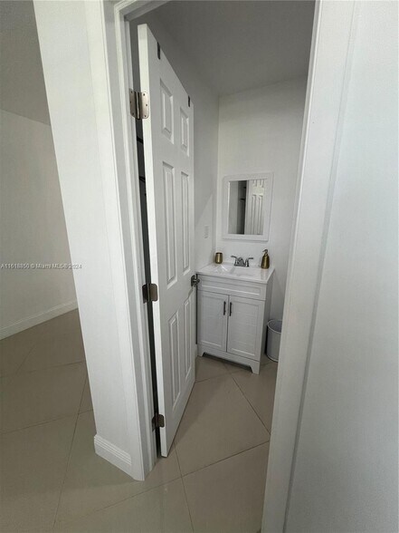Building Photo - 14813 SW 171st Ter