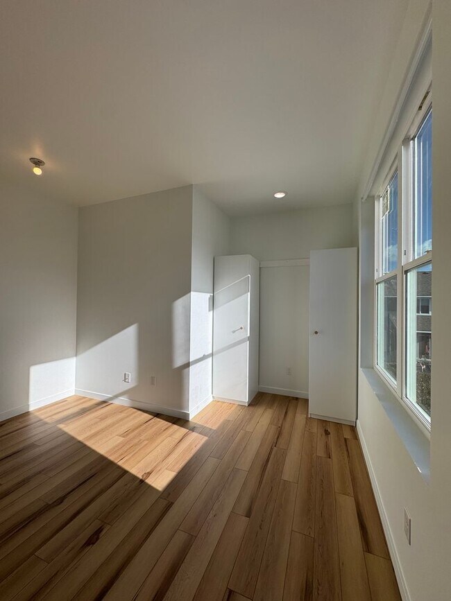 Building Photo - Charming 1-Bedroom, 1-Bath Rental with Exp...