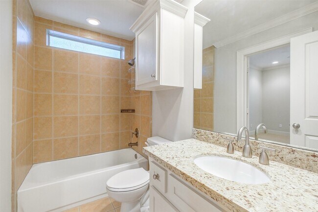 Building Photo - 2301 Park St