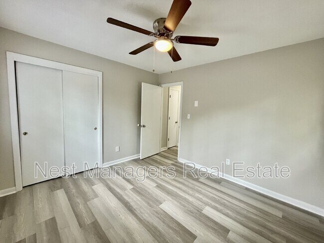 Building Photo - 7566 Carrollburg Dr