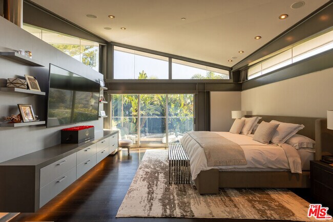 Building Photo - 8538 Eastwood Rd