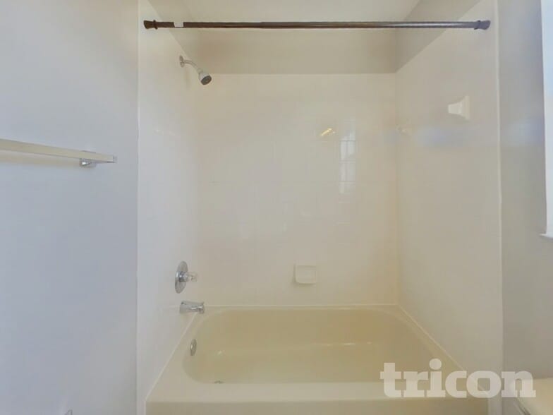 Building Photo - 2800 Playing Otter Ct