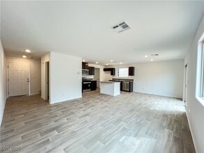 Building Photo - 6053 Swift Lariat St