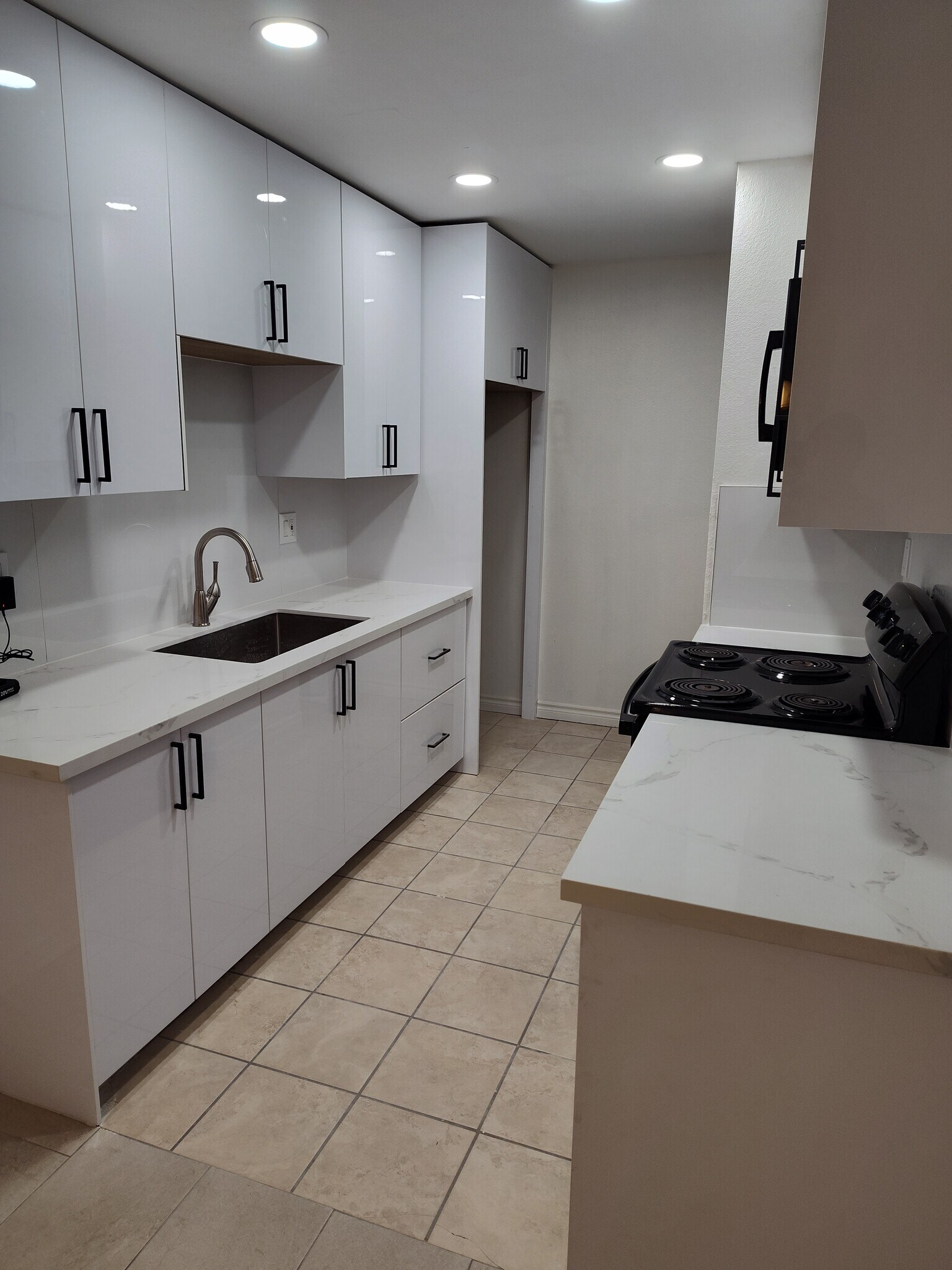 Building Photo - 13343 Rancho Penasquitos Blvd