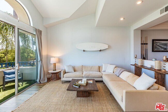 Building Photo - 6451 Zuma View Pl