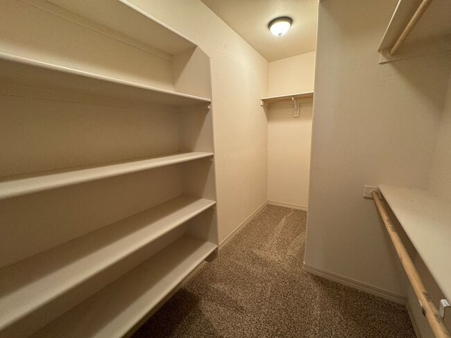 Building Photo - Cozy 3 Bedroom Condo Near Bear Creek Park ...