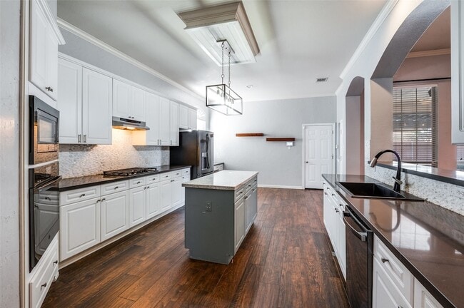 Building Photo - 8117 Halliford Dr