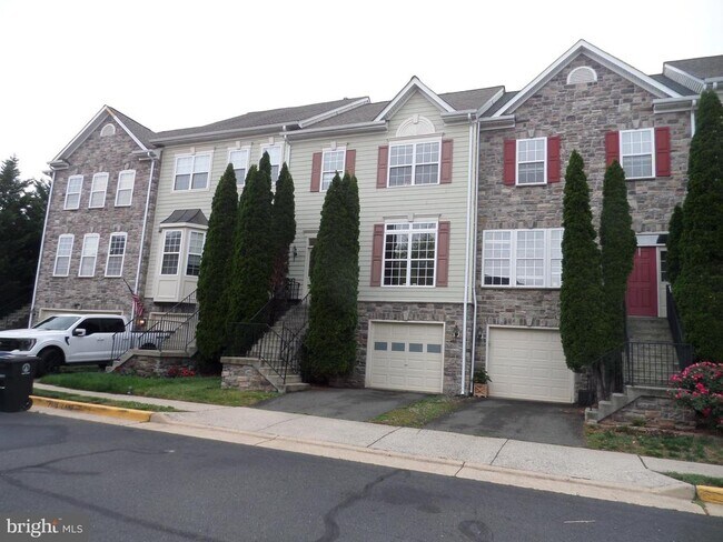 Building Photo - 822 Ferndale Terrace NE
